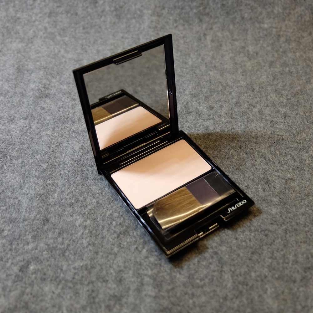 Shiseido Luminizing Satin Face Color - PK107 0.22 oz